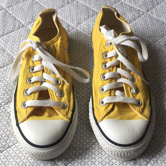 converse all star yellow low tops